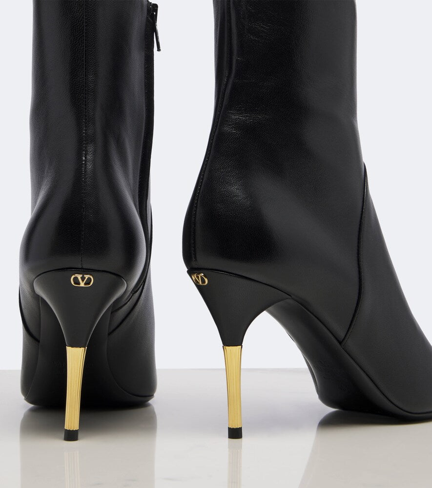 Valentino Garavani Sinead suede-trimmed leather ankle boots (Black) - Mid Heels