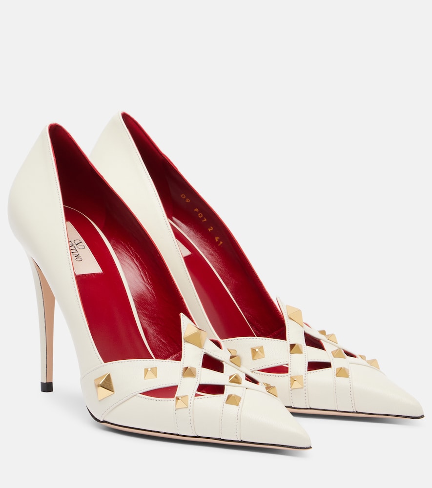 Valentino Garavani Studdy leather pumps in White - High-Heel Pumps