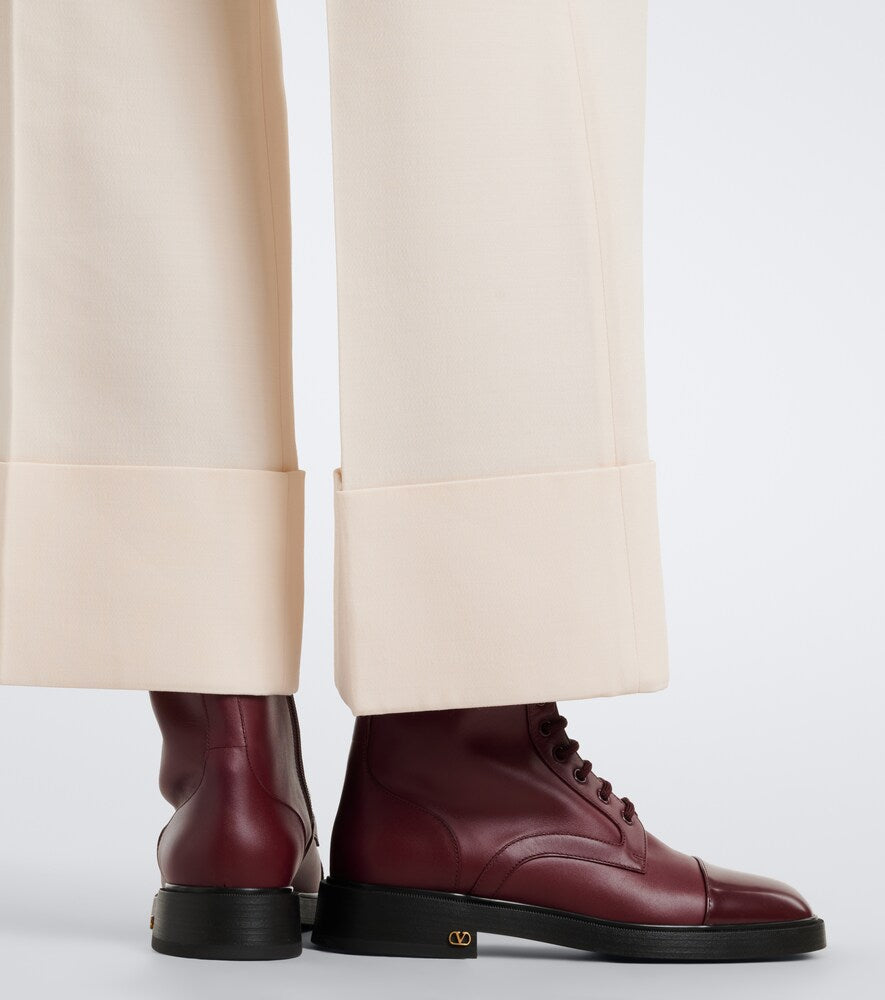 Valentino Garavani VLogo lace-up leather combat boots in Burgundy - Flat Boots