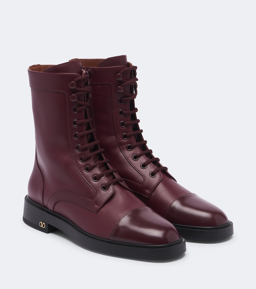 Valentino Garavani VLogo lace-up leather combat boots in Burgundy - Flat Boots