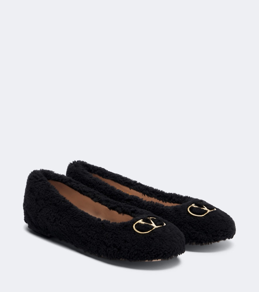 Valentino Garavani VLogo teddy ballet flats (Black) - Ballerina Flats