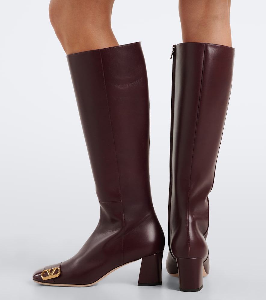 Valentino Garavani Veeside VLogo leather knee-high boots in Burgundy - Mid Heels