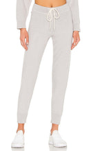 Varley Alice 2.0 Sweatpant in Grey - Varley - Alice 2.0 - Pantalon de survêtement en gris - Varley Alice 2.0 灰色运动裤 - Varley Alice 2.0 Jogginghose in Grau - Varley Alice 2.0 스웨트팬츠그레이 색상 - Pantaloni della tuta Varley Alice 2.0 in grigio