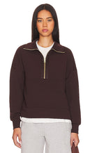 Varley Keller Half Zip Pullover in Brown - Varley Keller - Pull à demi-fermeture éclair en marron - Varley Keller 棕色半拉链套头衫 - Varley Keller Pullover mit halbem Reißverschluss in Braun - Varley Keller 하프 지퍼 풀오버 ​​브라운 색상 - Pullover con mezza zip Varley Keller in marrone