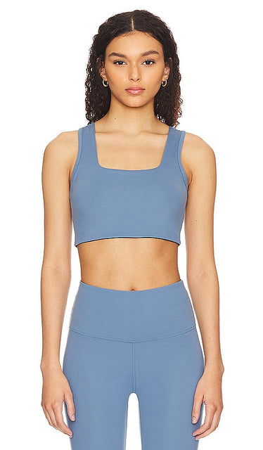 Varley Let's Move Delta Bra in Blue - Varley - Soutien-gorge Let's Move Delta en bleu - Varley Let's Move 蓝色 Delta 文胸 - Varley Let's Move Delta-BH in Blau - Varley Let's Move 델타 브라 블루 색상 - Reggiseno Varley Let's Move Delta in blu