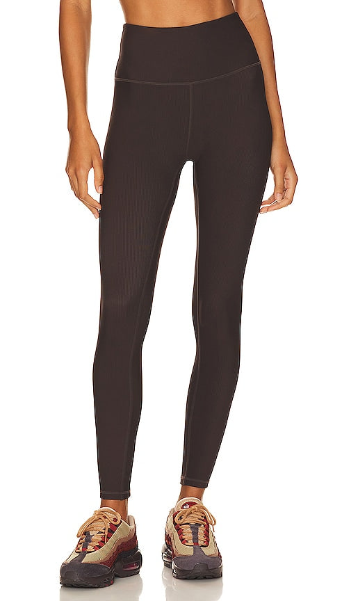 Varley Let's Move Rib High Legging in Chocolate - Varley - Legging haut côtelé Let's Move en chocolat - Varley Let's Move 巧克力色罗纹高紧身裤 - Varley „Let's Move“ gerippte, hohe Leggings in Schokoladenbraun - Varley 렛츠 무브 립 하이 레깅스 초콜릿 - Varley Let's Move Legging alto a costine color cioccolato