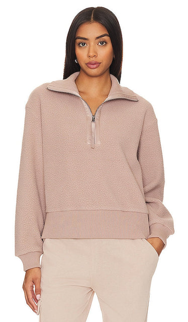 Varley Roselle Half Zip Sweatshirt in Taupe - Varley Roselle - Sweat-shirt à demi-zip en taupe - Varley Roselle 灰褐色半拉链套头衫 - Varley Roselle Sweatshirt mit halbem Reißverschluss in Taupe - Varley Roselle 하프 지퍼 스웨트셔츠 - Felpa Varley Roselle con mezza zip color talpa
