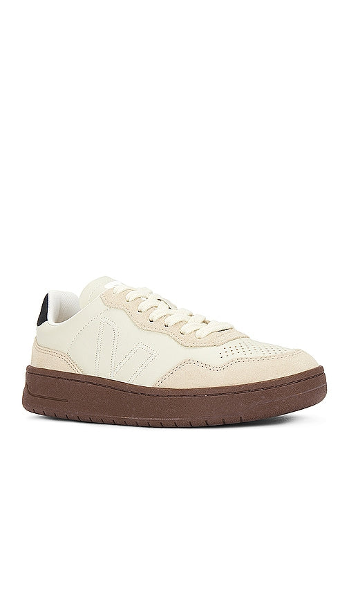 Veja Centre Commercial V-90 Sneaker in Nude