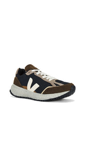 Veja Condor Royale Sneaker in Black