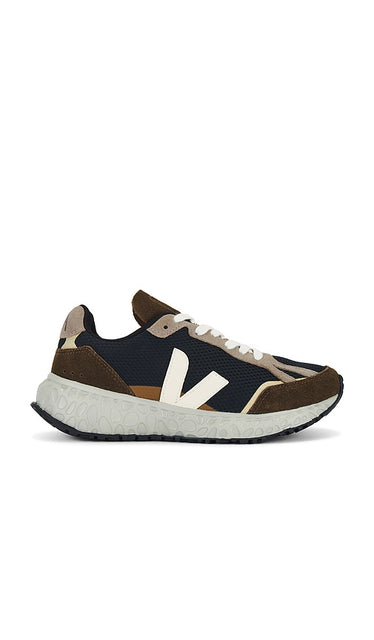 Veja Condor Royale Sneaker in Black | Black & Cashew & Eagle Low Top Sneakers for Women