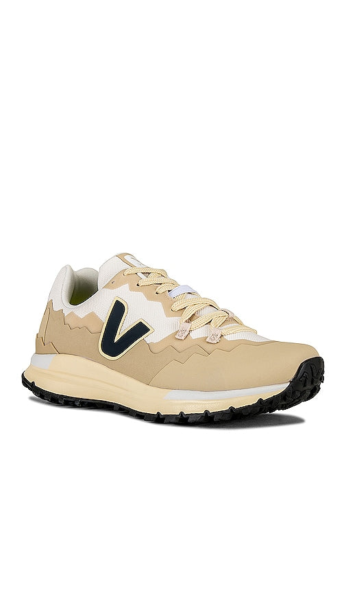 Veja Fitzroy Sneaker in Beige