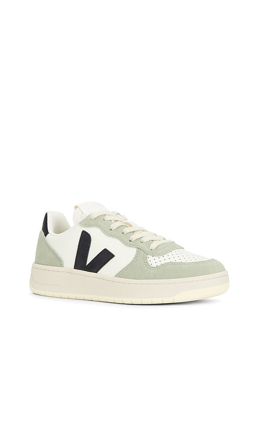 Veja V-10 Sneaker in Green