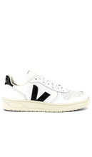Veja V-10 Sneaker in White - Baskets Veja V-10 en blanc - Veja V-10 白色运动鞋 - Veja V-10 Sneaker in Weiß - Veja V-10 스니커즈화이트 색상 - Sneaker Veja V-10 in bianco