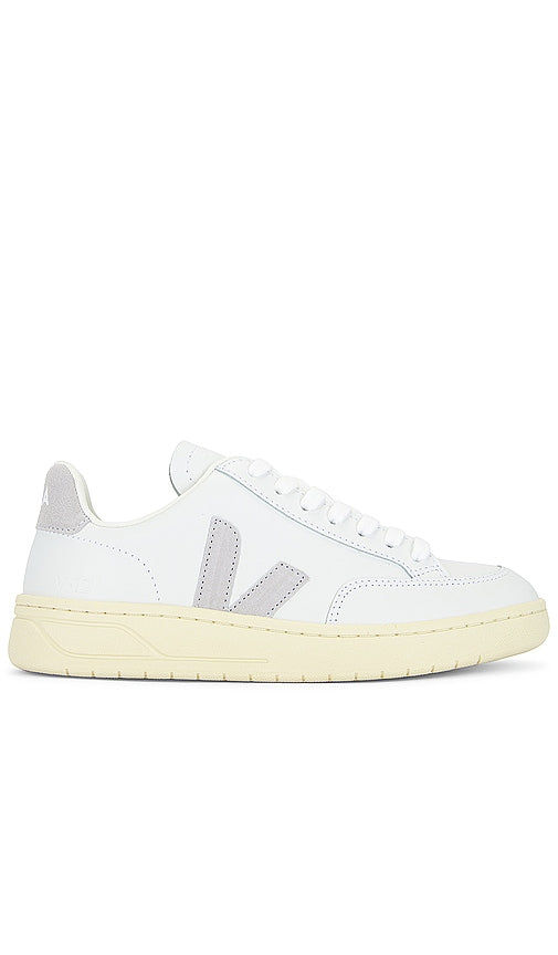 Veja V-12 Sneaker in Grey - Baskets Veja V-12 en gris - Veja V-12 灰色运动鞋 - Veja V-12 Sneaker in Grau - Veja V-12 스니커즈그레이 색상 - Sneaker Veja V-12 in grigio