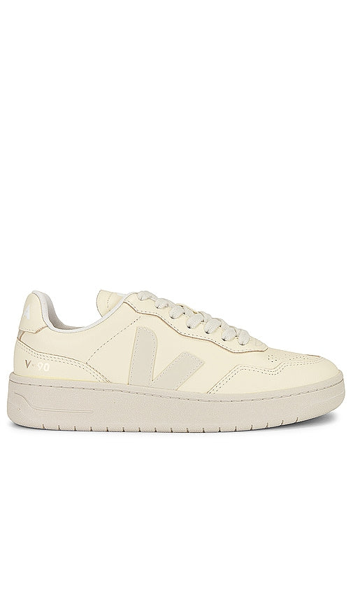 Veja V-90 Sneaker in Ivory - Baskets Veja V-90 en ivoire - Veja V-90 象牙色运动鞋 - Veja V-90 Sneaker in Elfenbein - Veja V-90 스니커즈 아이보리 색상 - Sneaker Veja V-90 di colore Avorio