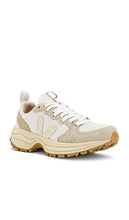 Veja Venturi Sneaker in White,Cream