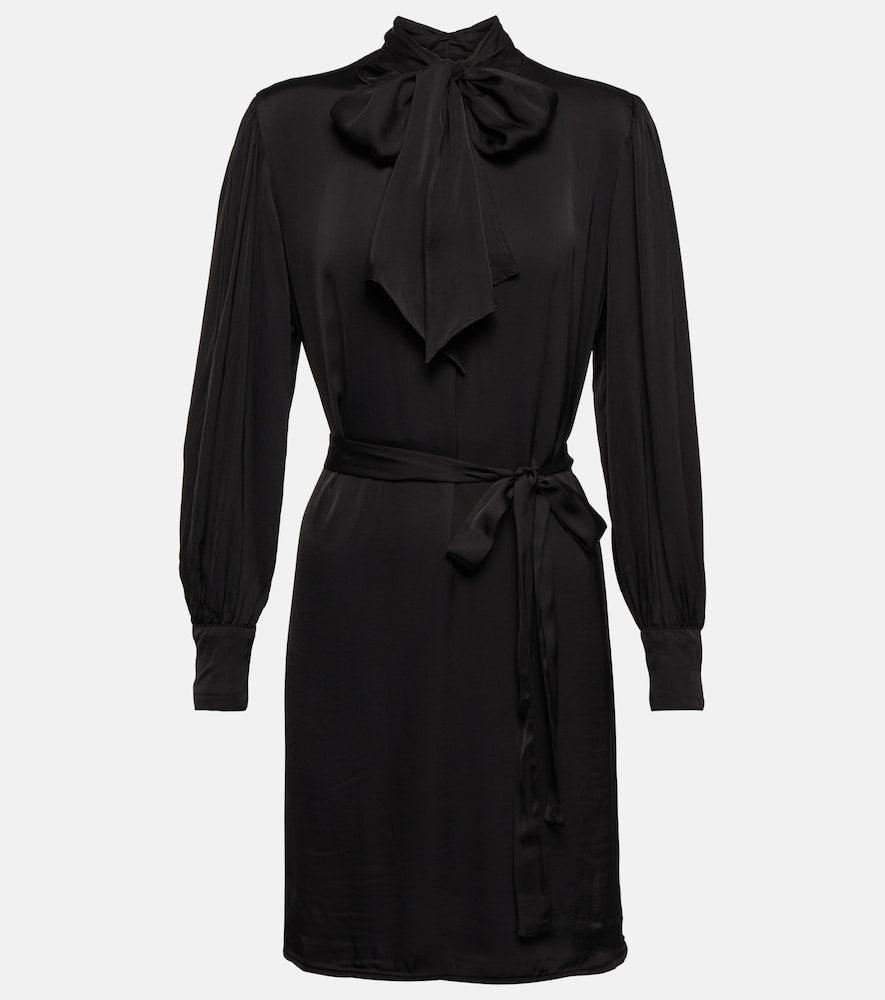Velvet Evelyn satin shirt mini dress. Velvet Evelyn 缎面衬衫迷你连衣裙