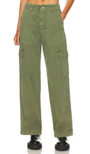 Velvet by Graham & Spencer Makayla Cargo Pants in Green - Velvet by Graham & Spencer - Pantalon cargo Makayla en vert - Graham & Spencer Makayla 绿色天鹅绒工装裤 - Velvet by Graham & Spencer Makayla Cargohose in Grün - Velvet by Graham & Spencer Makayla 카고 팬츠 - Pantaloni cargo Makayla in velluto di Graham & Spencer in verde