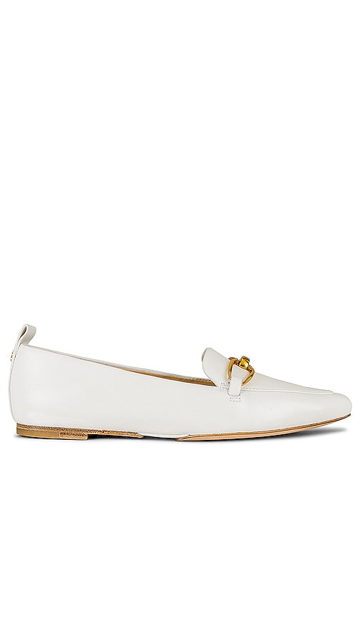 Veronica Beard Champlain Chain Loafer in White - Veronica Beard Mocassins à chaîne Champlain en blanc - Veronica Beard Champlain 白色链条乐福鞋 - Veronica Beard Champlain Chain Loafer in Weiß - Veronica Beard Champlain 체인 로퍼 화이트 색상 - Mocassino con catena Veronica Beard Champlain in bianco