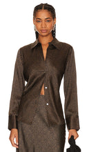 Vince Brushed Houndstooth Bias Blouse in Brown - Blouse biaisée pied-de-poule brossé Vince en marron - Vince 棕色拉绒千鸟格斜纹衬衫 - Vince Schrägbluse mit gebürstetem Hahnentrittmuster in Braun - Vince Brushed Houndstooth 바이어스 블라우스브라운 색상 - Camicetta in sbieco pied de poule spazzolato Vince in marrone