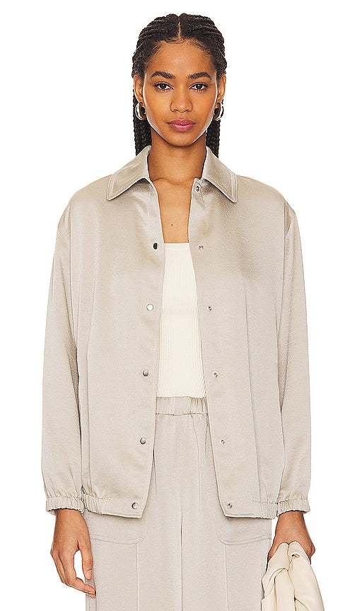 Vince Snap Front Jacket in Beige - Vince - Veste à boutons-pression sur le devant en beige - Vince 米色按扣正面夹克 - Vince Snap-Front-Jacke in Beige - Vince 스냅 프론트 재킷 베이지색 - Giacca frontale Vince Snap in beige