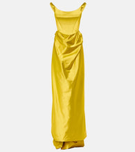 Vivienne Westwood Satin gown. 薇薇安·韦斯特伍德缎面礼服
