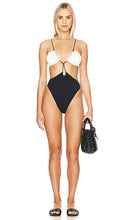 Vix Swimwear Firenze Gi One Piece in Black & White - Vix Maillots de bain Firenze Gi une pièce en noir et blanc - Vix 黑色 & 白色 Firenze Gi 连体泳衣 - Vix Bademode Firenze Gi Einteiler in Schwarz und Weiß - Vix Swimming Firenze Gi 원피스 블랙 & 화이트 색상 - Costume intero Vix Firenze Gi in bianco e nero