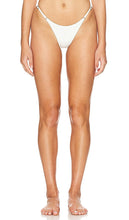 Vix Swimwear Firenze Rafa Bikini Bottom in White - Vix maillots de bain Firenze Rafa bas de bikini en blanc - Vix Swimwear Firenze Rafa 白色比基尼泳裤 - Vix Bademode Firenze Rafa Bikinihose in Weiß - Vix Swimming Firenze Rafa 비키니 하의 화이트 색상 - Slip bikini Vix Swim Firenze Rafa in bianco