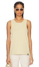 WAO The Relaxed Tank in Beige - WAO Le débardeur décontracté en beige - WAO 米色休闲背心 - WAO Das entspannte Tanktop in Beige - WAO 릴랙스 탱크탑 베이지 색상 - WAO La canotta rilassata in beige