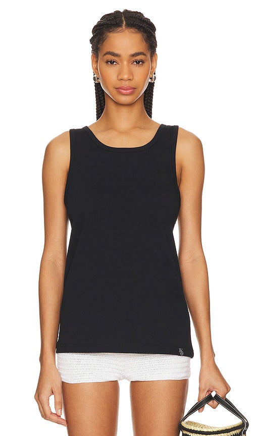WAO The Relaxed Tank in Black - WAO Le débardeur décontracté en noir - WAO 休闲黑色背心 - WAO Das entspannte Tanktop in Schwarz - WAO 릴랙스 탱크탑 - WAO La canotta rilassata in nero