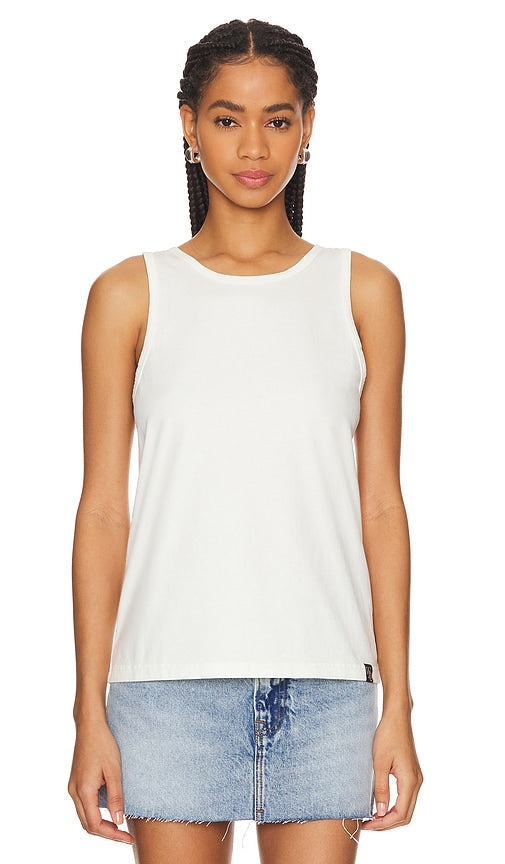 WAO The Relaxed Tank in White - WAO Le débardeur décontracté en blanc - WAO 白色休闲背心 - WAO Das entspannte Tanktop in Weiß - WAO 릴랙스 탱크탑 화이트 색상 - WAO La canotta rilassata in bianco
