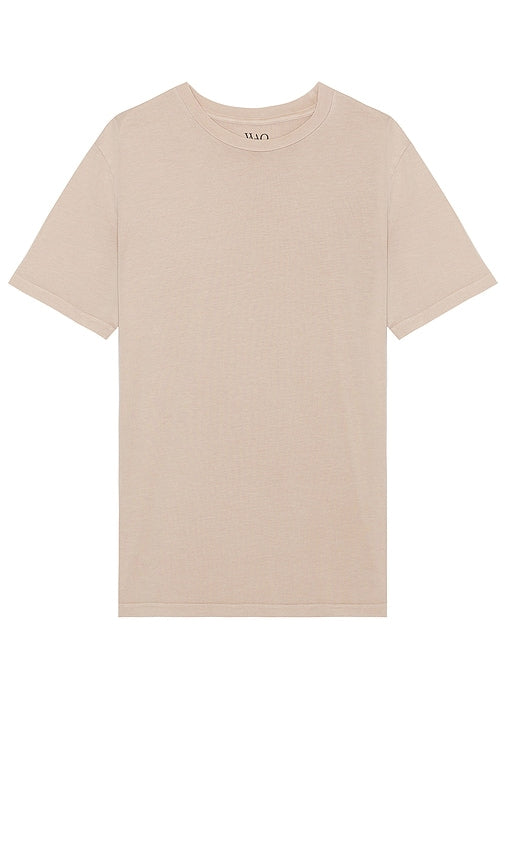 WAO The Standard Tee in Tan - WAO Le t-shirt standard en beige - WAO 棕褐色标准 T 恤 - WAO Das Standard-T-Shirt in Hellbraun - WAO THE STANDARD 티셔츠 - WAO La maglietta standard in marrone chiaro