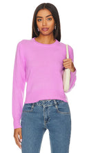 White + Warren Shrunken Crewneck in Mauve - Col rond rétréci White + Warren en mauve - 白色 + Warren Shrunken 紫红色圆领毛衣 - Weiß + Warren Shrunken Crewneck in Mauve - White + Warren Shrunken 크루넥, 모브 컬러 - Girocollo ristretto bianco + Warren in malva