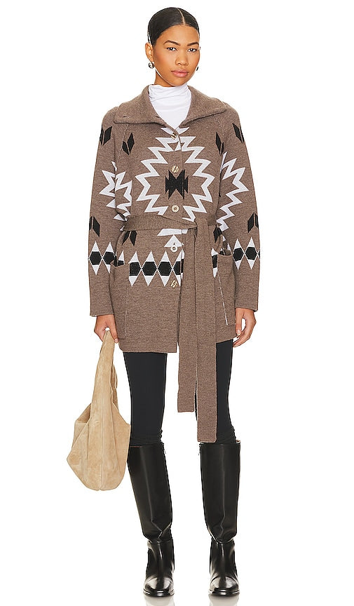We Norwegians Hldi Coat in Brown - Manteau We Norwegians Hldi en marron - 我们挪威人棕色 Hldi 外套 - Wir Norweger Hldi Mantel in Braun - We 노르웨이어 Hldi 코트 - Noi norvegesi Hldi Cappotto in marrone