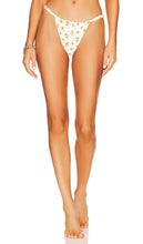 WeWoreWhat Adjustable Bikini Bottom in White - Bas de bikini réglable WeWoreWhat en blanc - WeWoreWhat 可调节白色比基尼泳裤 - WeWoreWhat verstellbare Bikinihose in Weiß - WeWoreWhat 조절 가능한 비키니 하의 화이트 색상 - Fondo bikini regolabile WeWoreWhat in bianco
