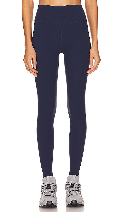 WeWoreWhat High Rise Legging in Navy - WeWoreWhat - Legging taille haute en bleu marine - WeWoreWhat 海军蓝高腰打底裤 - WeWoreWhat Hochhaus-Leggings in Marineblau - WeWoreWhat 하이라이즈 레깅스 네이비 색상 - WeWoreWhat Leggings a vita alta in blu navy