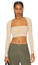 WeWoreWhat Long Sleeve Bandeau Top in Beige - WeWoreWhat - Haut bandeau à manches longues en beige - WeWoreWhat 米色长袖抹胸式上衣 - WeWoreWhat langärmliges Bandeau-Top in Beige - WeWoreWhat 긴팔 반도 탑베이지 색상 - WeWoreWhat Top a fascia a maniche lunghe in beige