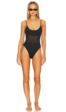 WeWoreWhat Mesh Scoop One Piece in Black - WeWoreWhat - Une pièce avec cuillère en maille - Noir - WeWoreWhat 黑色网勺一件 - WeWoreWhat Mesh Scoop One Piece in Schwarz - WeWoreWhat 메쉬 스쿠프 원피스 블랙 색상 - Costume intero WeWoreWhat Mesh Scoop in nero