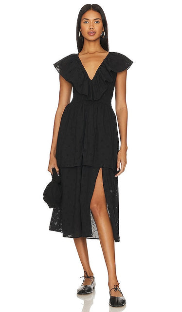 WeWoreWhat Ruffle Midi Dress in Black - WeWoreWhat - Robe mi-longue à volants en noir - WeWoreWhat 黑色荷叶边中长连衣裙 - WeWoreWhat Rüschen-Midikleid in Schwarz - WeWoreWhat 러플 미디 드레스블랙 색상 - Abito midi WeWoreWhat con volant in nero