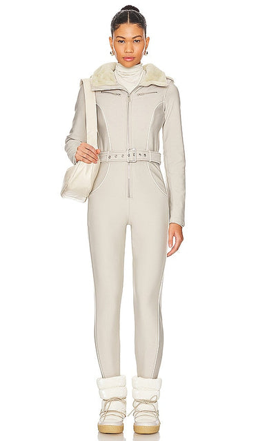WeWoreWhat Ski Suit in Ivory - Combinaison de ski WeWoreWhat en ivoire - WeWoreWhat 象牙色滑雪服 - WeWoreWhat Skianzug in Elfenbein - WeWoreWhat 스키복 아이보리 색상 - Tuta da sci WeWoreWhat in avorio