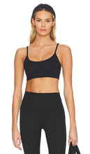 WellBeing + BeingWell FlowWell Devon Sports Bra in Black - WellBeing + BeingWell - FlowWell Devon - Soutien-gorge de sport - Noir - WellBeing + BeingWell FlowWell Devon 黑色运动文胸 - WellBeing + BeingWell FlowWell Devon Sport-BH in Schwarz - WellBeing + BeingWell FlowWell 데본 스포츠 브라블랙 색상 - WellBeing + BeingWell FlowWell Reggiseno sportivo Devon in nero