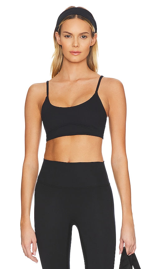 WellBeing + BeingWell FlowWell Devon Sports Bra in Black - WellBeing + BeingWell - FlowWell Devon - Soutien-gorge de sport - Noir - WellBeing + BeingWell FlowWell Devon 黑色运动文胸 - WellBeing + BeingWell FlowWell Devon Sport-BH in Schwarz - WellBeing + BeingWell FlowWell 데본 스포츠 브라블랙 색상 - WellBeing + BeingWell FlowWell Reggiseno sportivo Devon in nero
