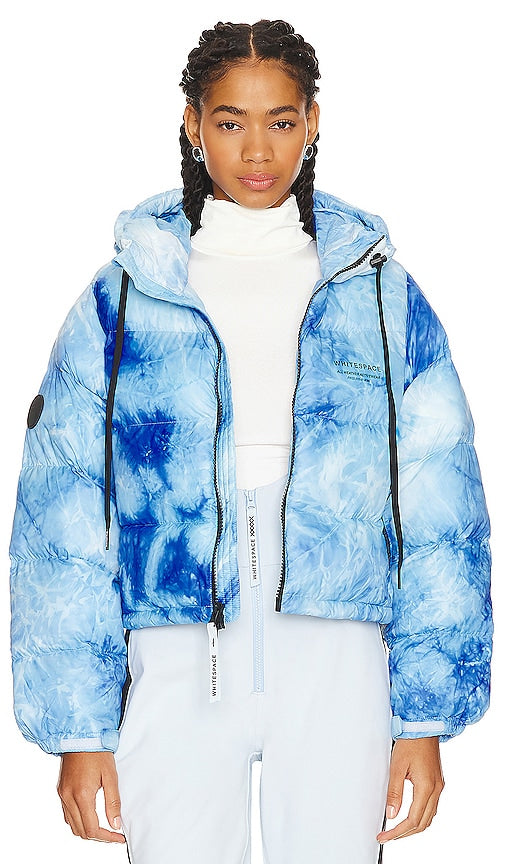 Whitespace Cropped Puffer Jacket in Blue - Doudoune courte Whitespace en bleu - Whitespace 蓝色短款羽绒服 - Kurz geschnittene Pufferjacke von Whitespace in Blau - Whitespace 크롭 퍼퍼 재킷 블루 색상 - Piumino corto Whitespace in blu