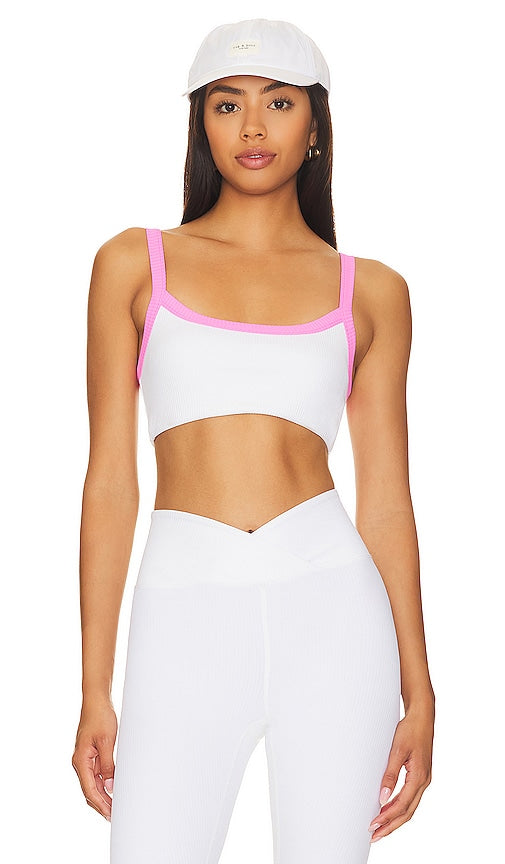 YEAR OF OURS Ribbed Sports Bra in White - YEAR OF OURS Soutien-gorge de sport côtelé en blanc - YEAR OF OURS 白色罗纹运动文胸 - YEAR OF OURS Gerippter Sport-BH in Weiß - YEAR OF OURS 골지 스포츠 브라 화이트 색상 - ANNO DEL NOSTRO Reggiseno sportivo a coste in bianco
