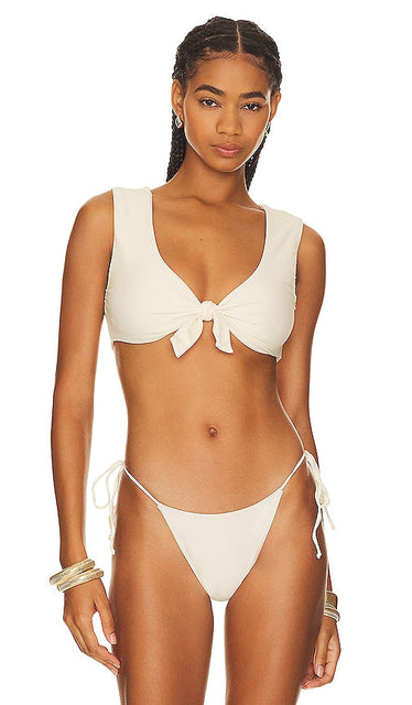 YEVRAH SWIM Santorini T Shirt Bikini Top in Cream - YEVRAH SWIM Haut de bikini t-shirt Santorini en crème - YEVRAH SWIM Santorini T 恤 奶油色比基尼上衣 - YEVRAH SWIM Santorini T-Shirt-Bikinioberteil in Creme - YEVRAH SWIM 산토리니 티셔츠 비키니 탑 (크림색) - YEVRAH SWIM Santorini T-shirt Top bikini in crema