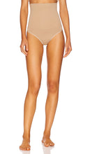 Yummie High Waist Shaping Thong in Beige - String gainant taille haute Yummie en beige - Yummie 米色高腰塑形丁字裤 - Yummie Shaping-Tanga mit hoher Taille in Beige - Yummie 하이웨이스트 쉐이핑 끈팬티 베이지 색상 - Perizoma modellante a vita alta Yummie in beige
