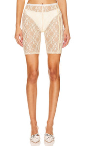 Zemeta Flower Mesh Biker Shorts in Ivory - Short motard en maille fleurie Zemeta en ivoire - Zemeta 象牙色花朵网眼机车短裤 - Zemeta Flower Mesh Bikershorts in Elfenbein - Zemeta 플라워 메쉬 바이커 쇼츠 아이보리 색상 - Pantaloncini da motociclista in rete Zemeta Flower in avorio
