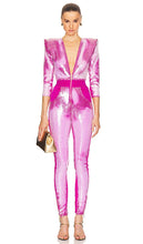 Zhivago Heated Activated The Video Wars Jumpsuit in Pink - Combinaison chauffante activée Zhivago The Video Wars en rose - 日瓦戈热激活粉色视频战争连身裤 - Zhivago Heated Activated The Video Wars Overall in Rosa - Zhivago Heated Activated The Video Wars 점프수트 핑크 색상 - Zhivago Heated ha attivato la tuta di Video Wars in rosa