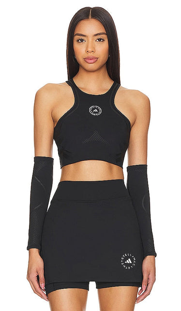 adidas by Stella McCartney True Pace Running Crop Top in Black - adidas by Stella McCartney - True Pace - Top court de course à pied - Noir - adidas by Stella McCartney True Pace 黑色跑步短上衣 - adidas by Stella McCartney True Pace Running Crop Top in Schwarz - adidas by Stella McCartney True Pace 러닝 크롭 탑 색상 - Top corto da corsa adidas by Stella McCartney True Pace in nero