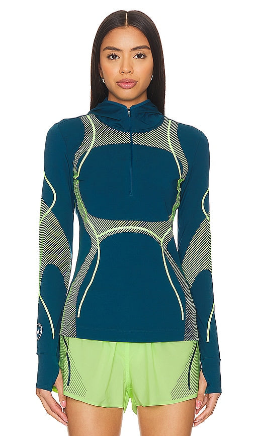 adidas by Stella McCartney True Pace Running Longsleeve Top in Blue - adidas by Stella McCartney - True Pace - Haut de course à manches longues - Bleu - adidas by Stella McCartney True Pace 蓝色跑步长袖上衣 - adidas by Stella McCartney True Pace Lauf-Langarmshirt in Blau - adidas by Stella McCartney True Pace Running 롱슬리브 탑 블루 색상 - Maglia a maniche lunghe da corsa adidas by Stella McCartney True Pace in blu